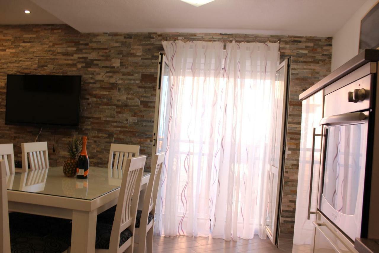 Lucky With Jacuzzi * Trogir