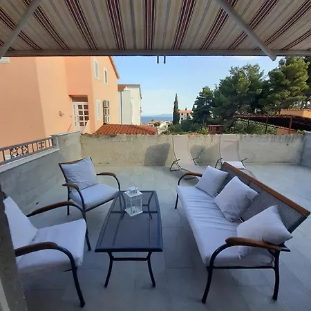 Apartment Lucky With Jacuzzi Trogir Exterior photo
