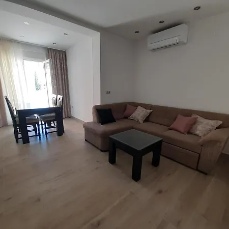 Apartment Lucky With Jacuzzi Trogir Exterior photo