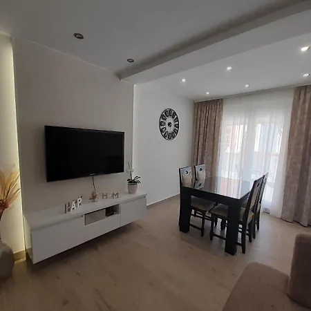 Apartment Lucky With Jacuzzi Trogir Exterior photo