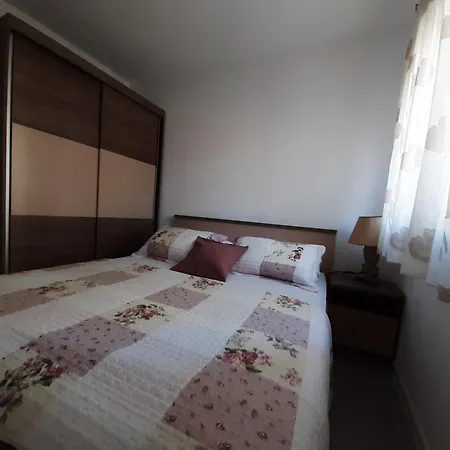 Apartment Lucky With Jacuzzi Trogir Room photo