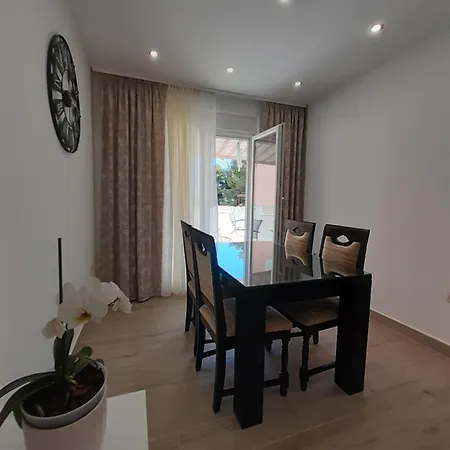 Apartment Lucky With Jacuzzi Trogir Room photo