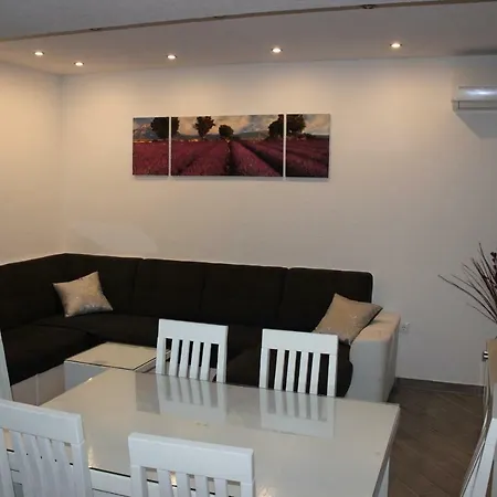 Apartment Lucky With Jacuzzi Trogir Exterior photo