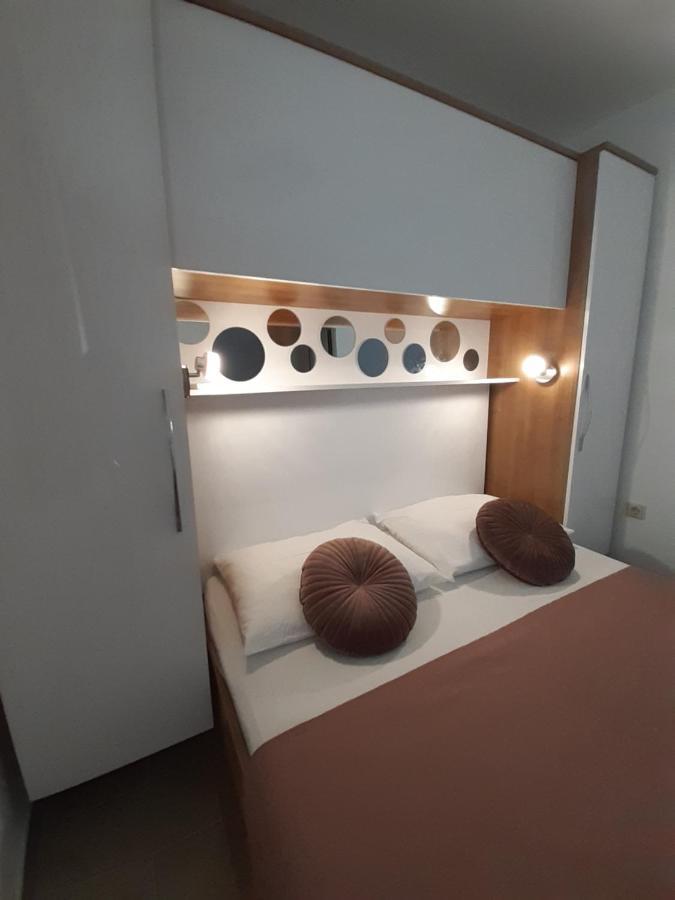 Lucky With Jacuzzi Apartment Trogir