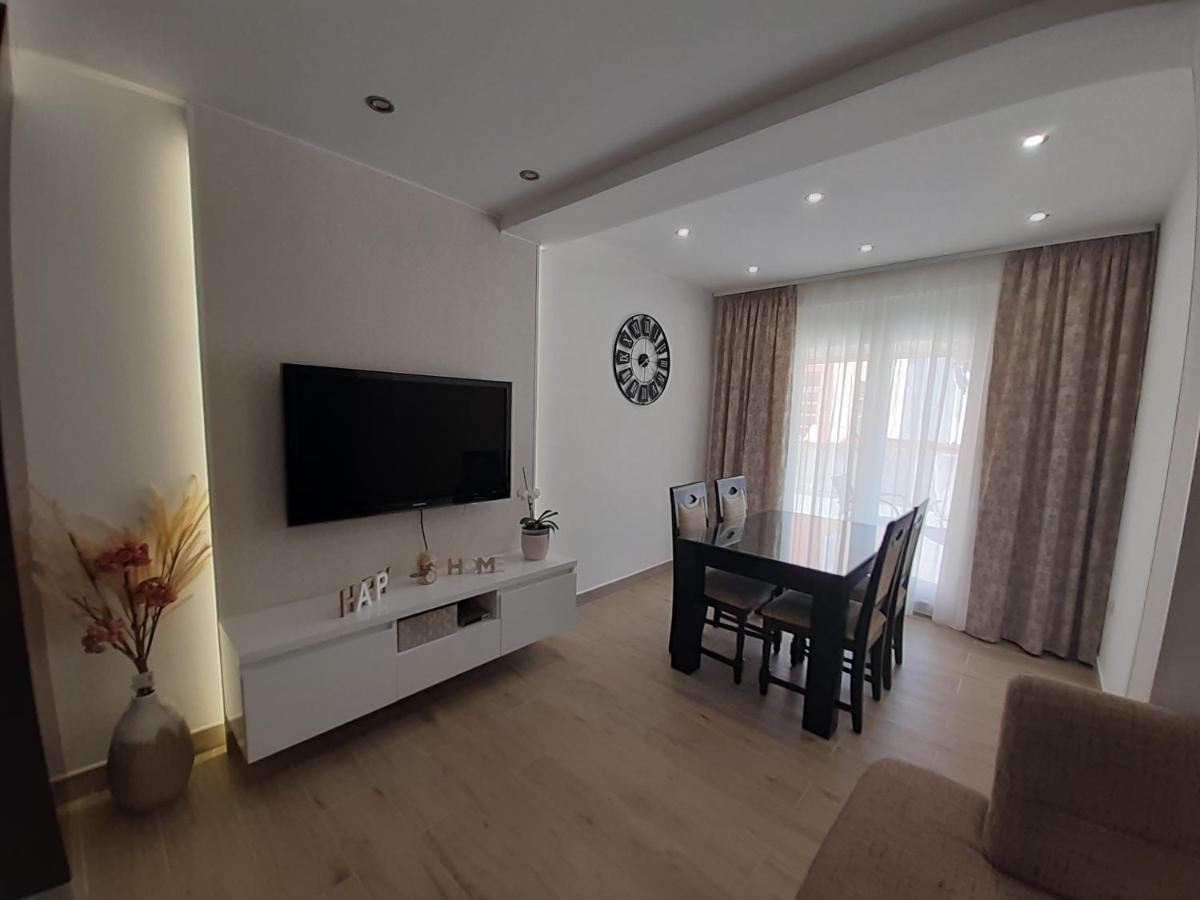 Apartment Lucky With Jacuzzi Trogir