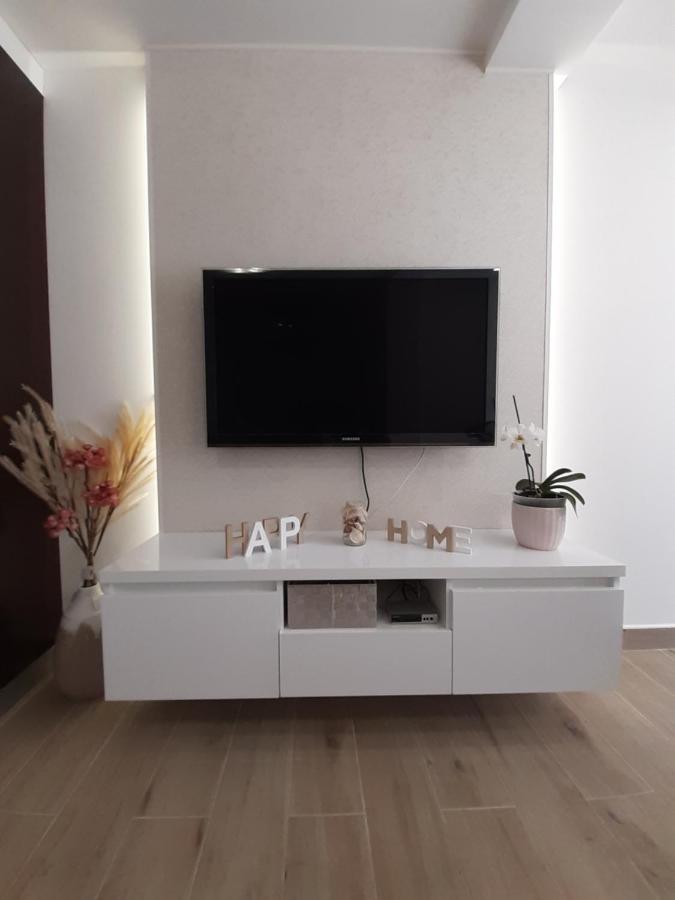 Lucky With Jacuzzi Apartment
