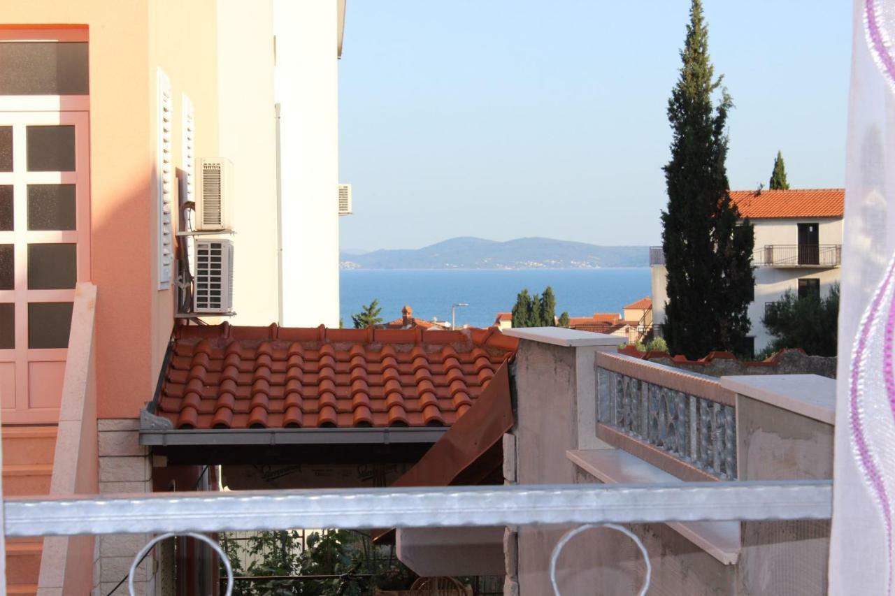 Lucky With Jacuzzi Apartment Trogir