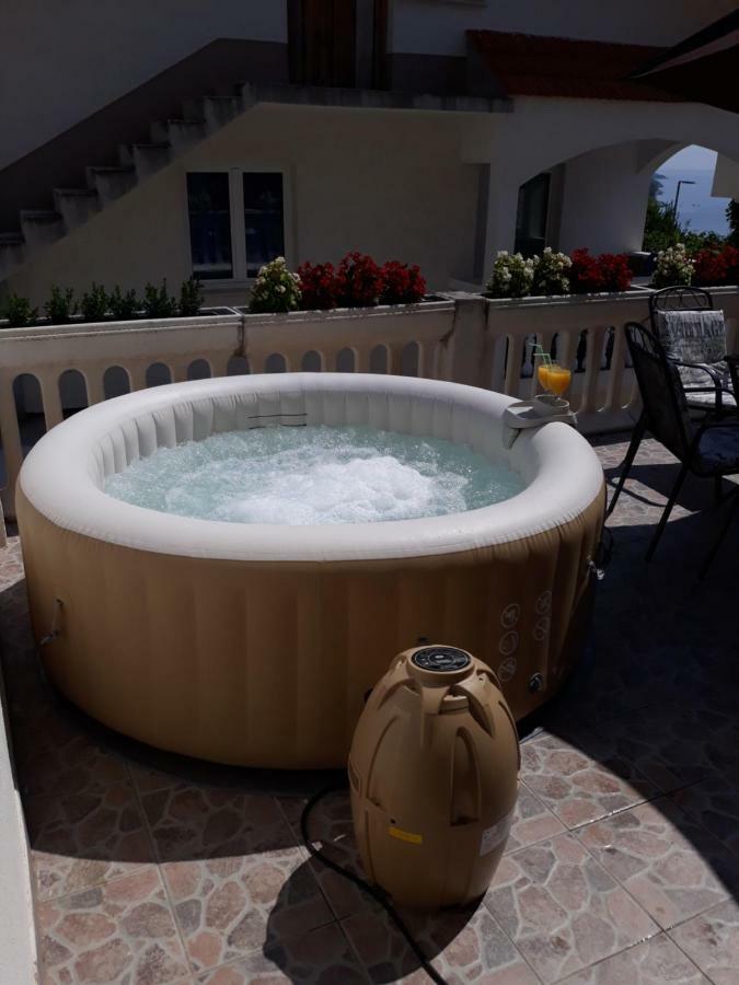 Apartment Lucky With Jacuzzi *